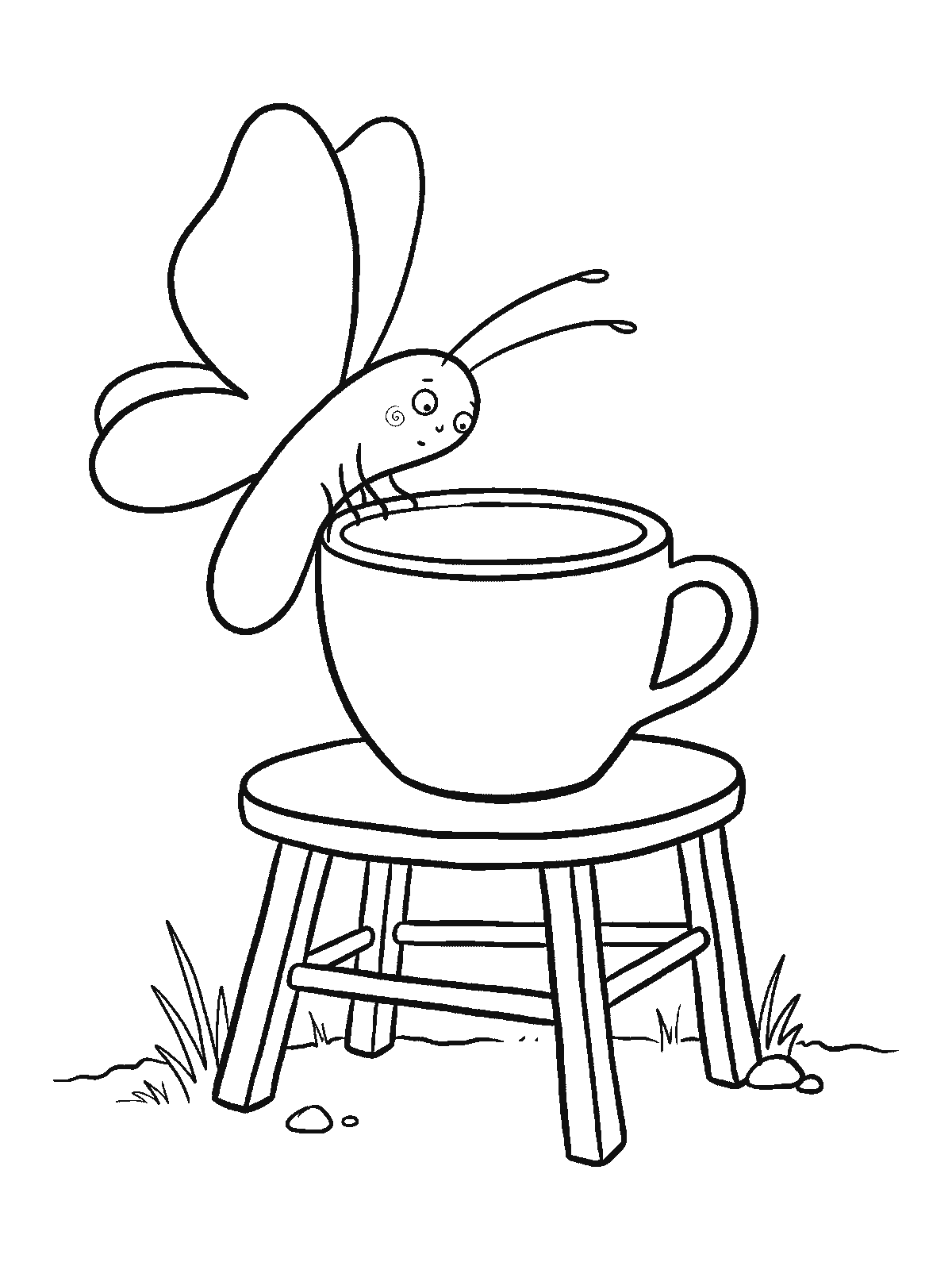 Ausmalbild: Ein Schmetterling sitzt auf dem Rand einer einfachen Tasse auf einem kleinen Gartentisch und beugt sich hinein, um nachzusehen