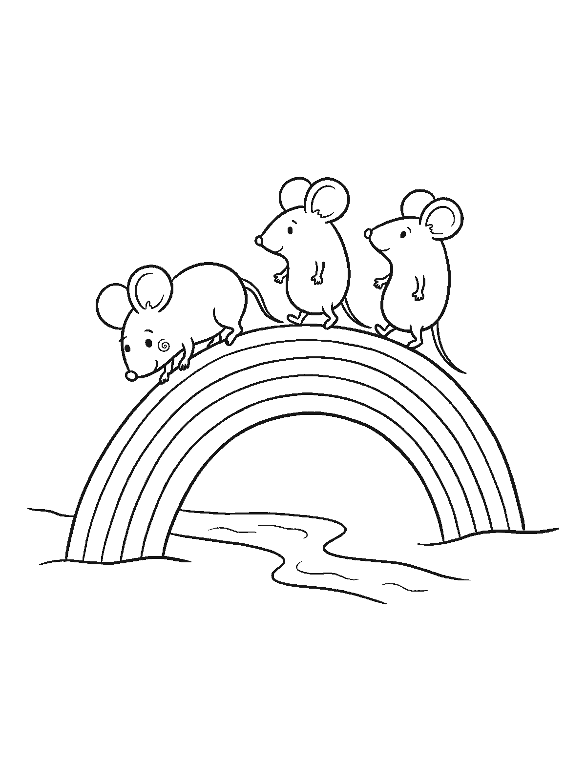 Ausmalbild: Drei Mäuse laufen hintereinander über einen Regenbogen, der sich wie eine Brücke über einen Bach spannt, die erste schaut aufs Wasser