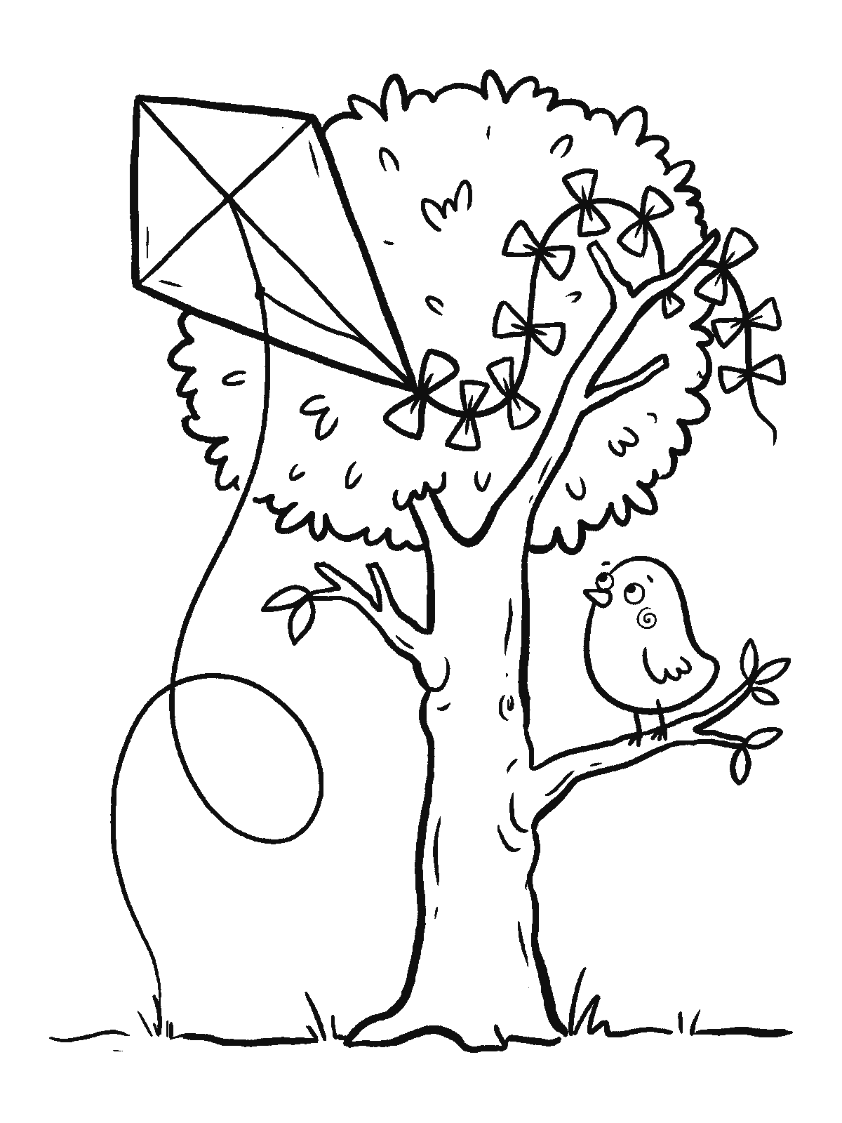 Ausmalbild: Ein einfacher rautenförmiger Drachen mit Schleifenschwanz hat sich in den oberen Ästen eines kleinen runden Baums verfangen, die Schnur hängt in einer Schlaufe, daneben sitzt ein Vogel